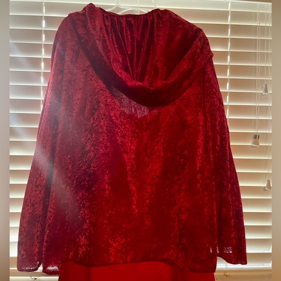 Little Red Riding Hood costume dress and cape - Picture 3 of 5